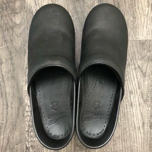 Dansko Professional Black Oiled Size 38